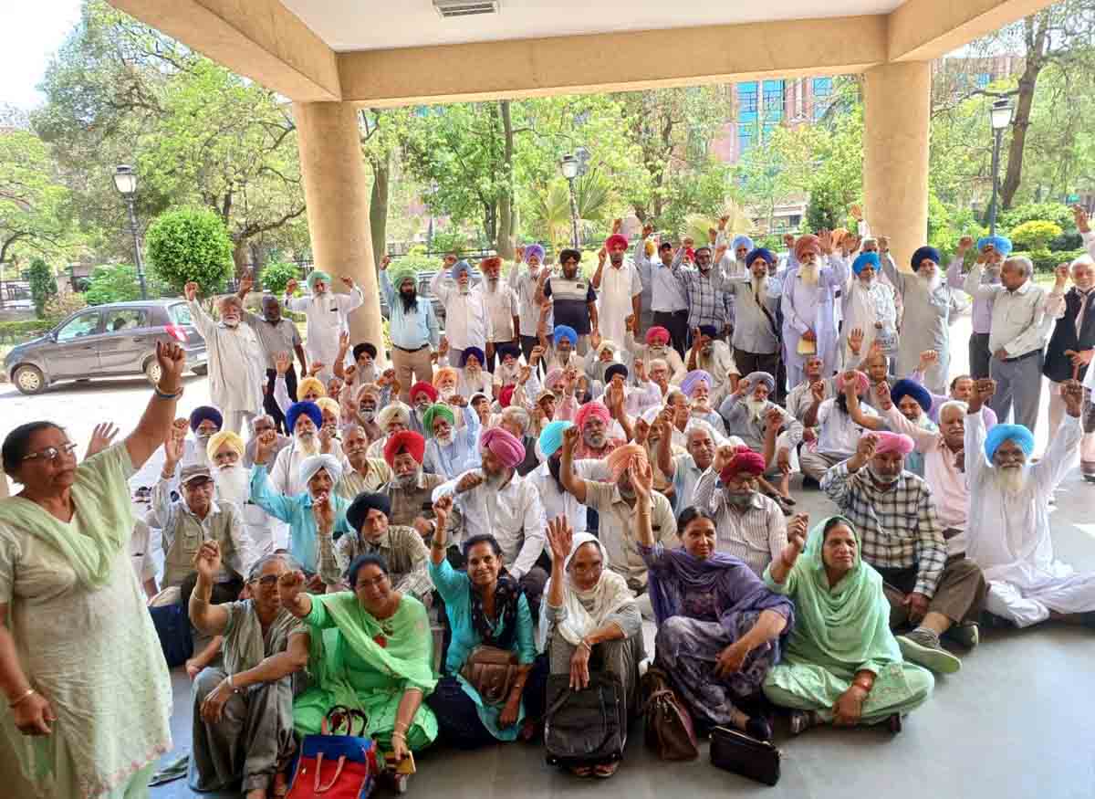 A dharna was held at Vikas Bhawan Mohali to fulfill the demands